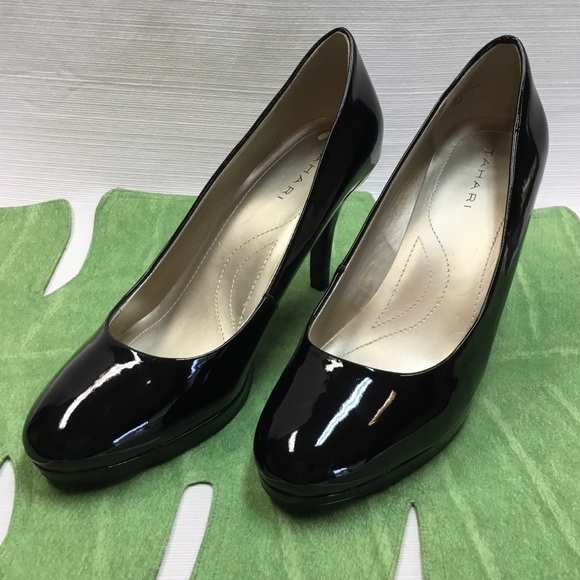 Beautiful Black Patent Heels by Tahiti. - Picture 2 of 6